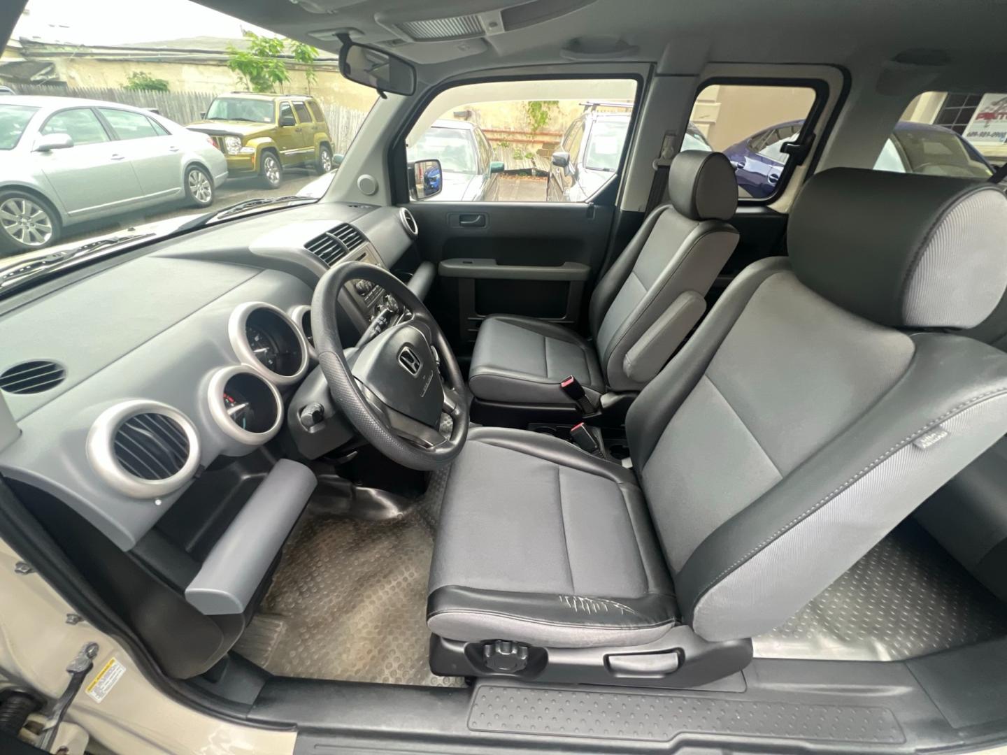 2005 Beige /Gray Honda Element EX 4WD 4-spd AT (5J6YH286X5L) with an 2.4L L4 DOHC 16V engine, 4 Speed Automatic Overdrive transmission, located at 1018 Brunswick Ave, Trenton, NJ, 08638, (609) 989-0900, 40.240086, -74.748085 - Wow, This Element is Super Clean and runs like new! An absolute must see and drive to appreciate this rare Honda!! - Photo#15